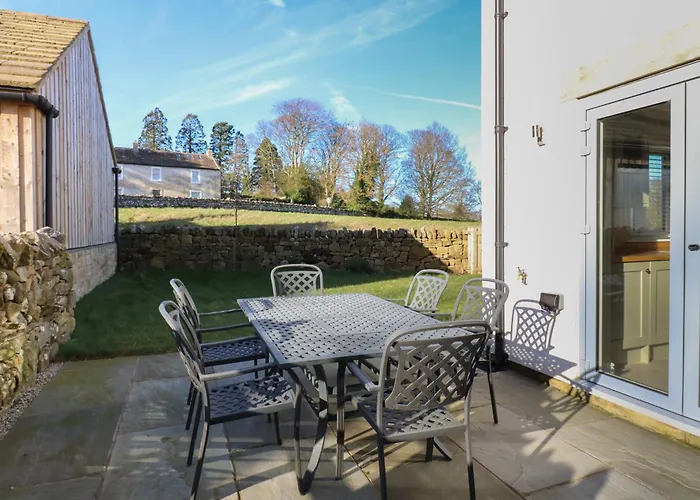 No 8 Cairn * Leyburn